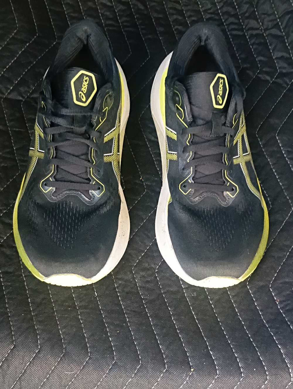 Asics Black with Neon Green Accent Men's Running Shoe Interior Label